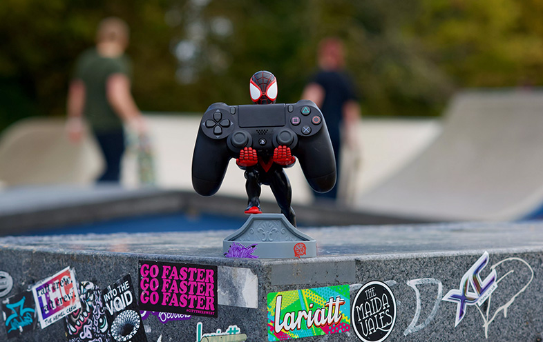 Marvel: Miles Morales Cable Guys Controller and Phone Holder - Image 2