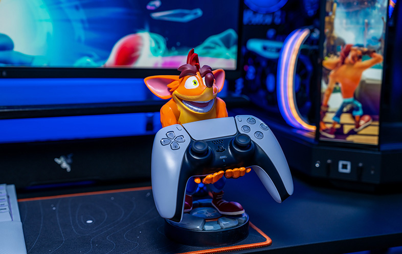 Crash Bandicoot 4 Cable Guys Original Controller and Phone Holder - Image 4